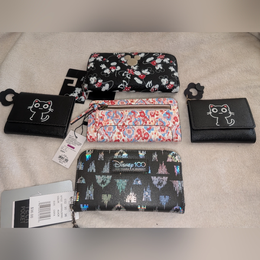 Wallet Bundle! Disney, Sonoma, Moda.